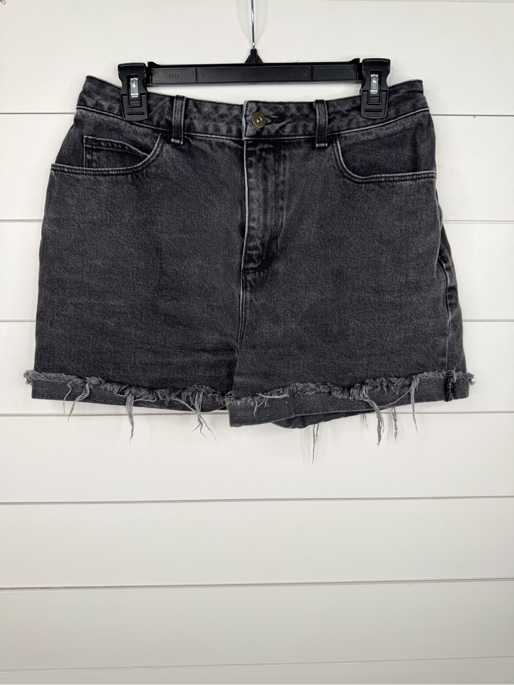 COLLUSION Cut-Off Shorts Womens Size 8 Black Washed High Rise Frayed Hem